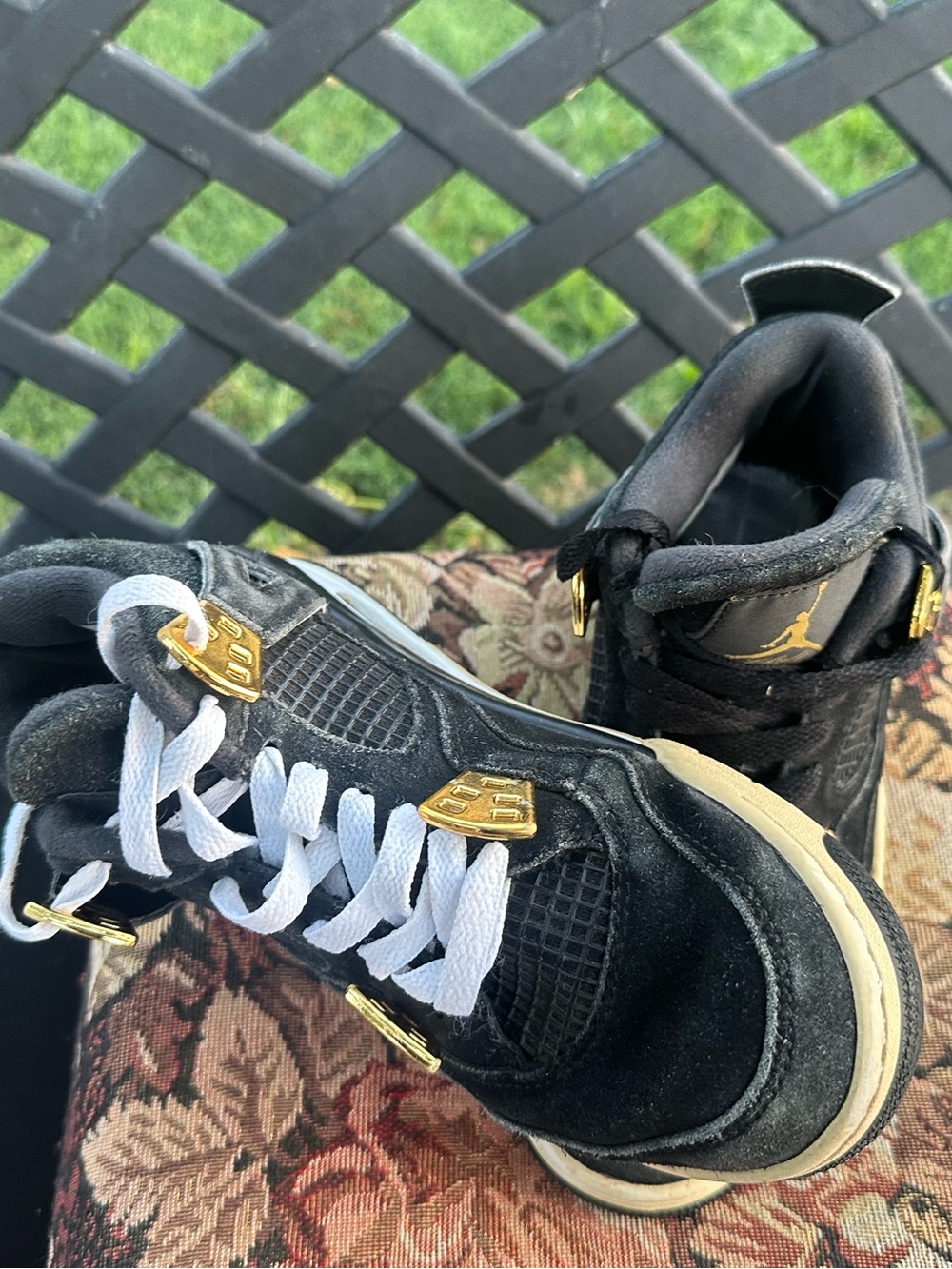 Air Jordan 4 Retro "Royalty" (2017) – Black/Metallic Gold size 4